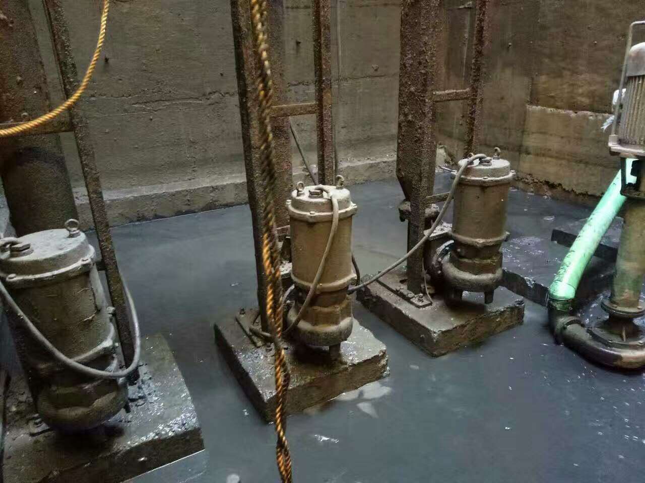 五营污水池清理