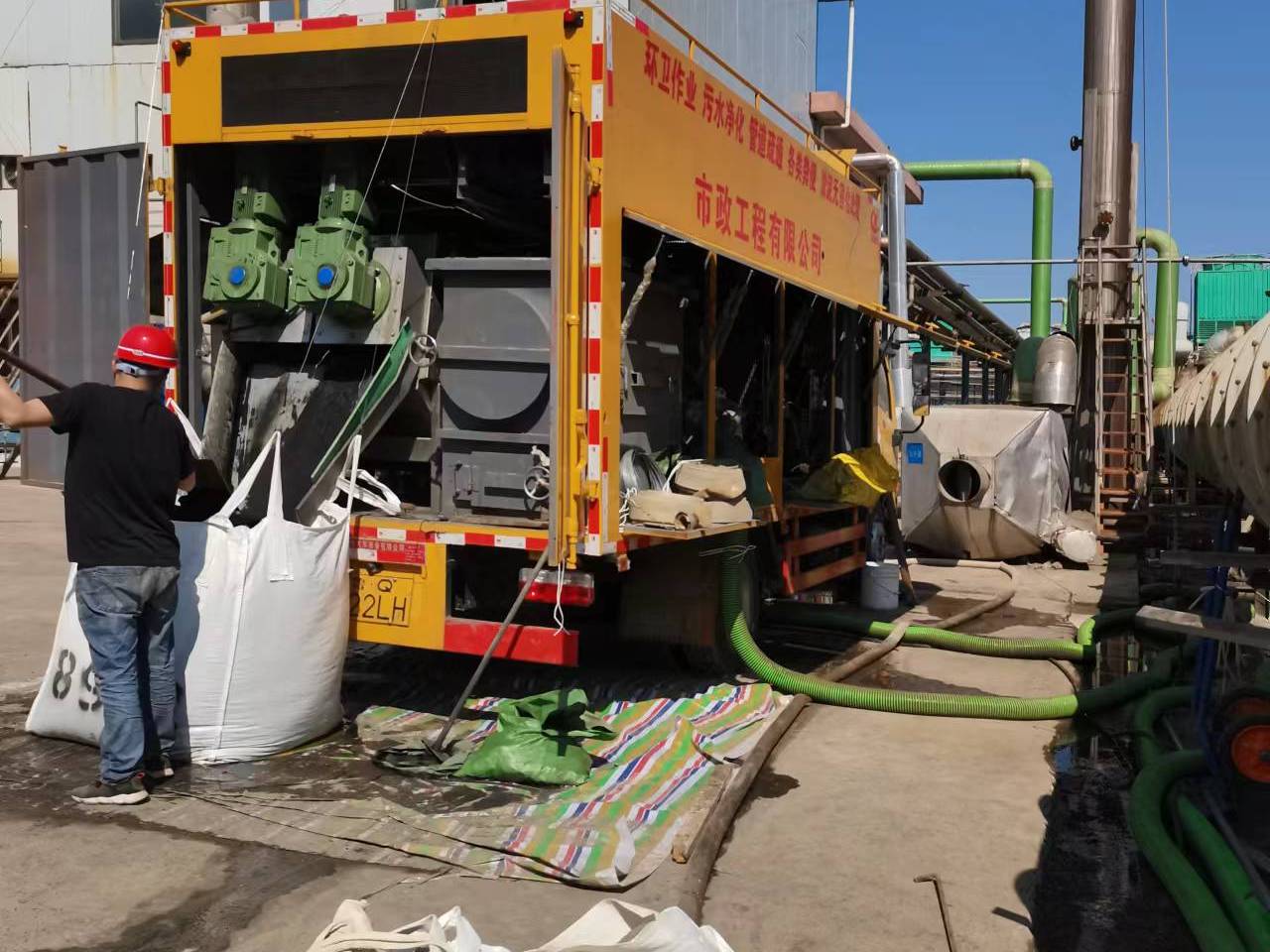 五营淤泥压干处理